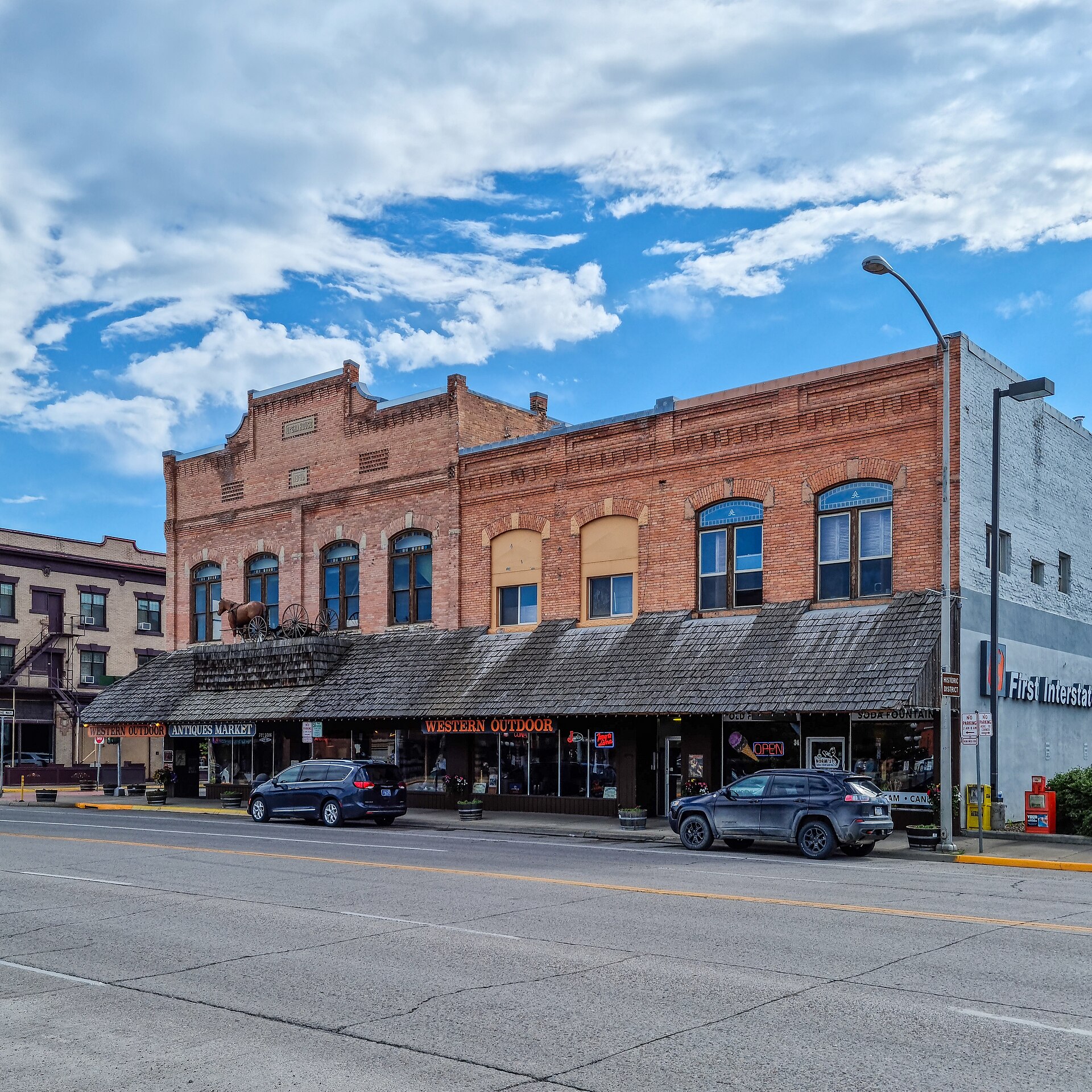 Kalispell (MT, USA), Geschäfte -- 2022 -- 173546.jpg