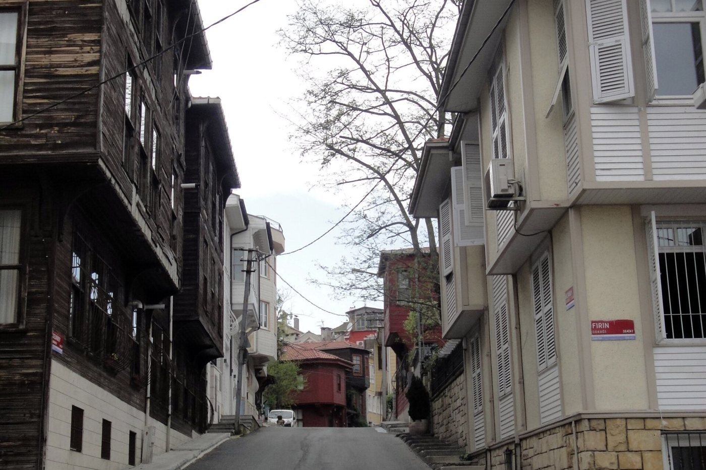 Istanbul Sariyer Sezai Bey Sokak.jpg
